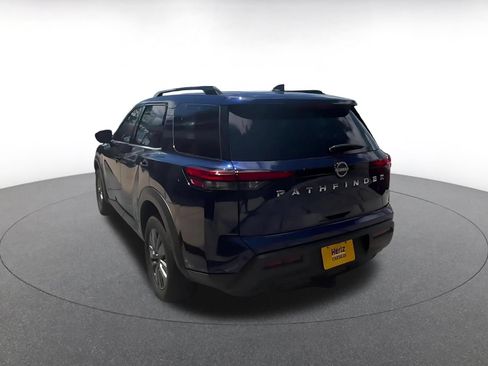 Used 2025 Nissan Pathfinder SV FWD image 11