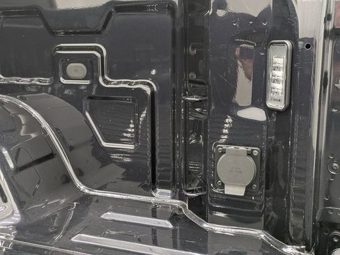 Used 2023 Chevrolet Silverado 1500 LT AWD/4WD image 14