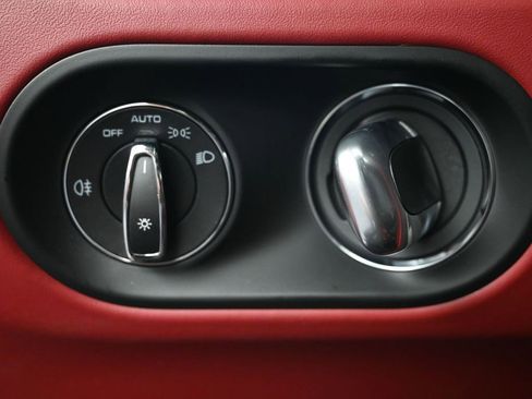 Certified 2023 Porsche Macan image 24