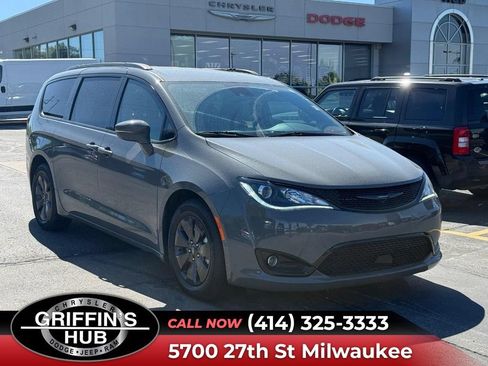 Used 2020 Chrysler Pacifica Limited w/ Advanced Safetytec Group FWD image 1