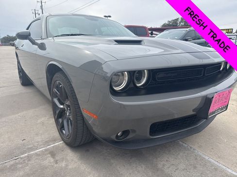 Used 2019 Dodge Challenger SXT w/ Blacktop Package image 7