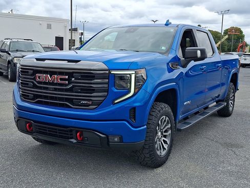 Certified 2023 GMC Sierra 1500 AT4 w/ AT4 Premium Package AWD/4WD image 3