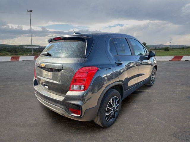 Used 2019 Chevrolet Trax LS w/ LPO, Cargo Package FWD image 3