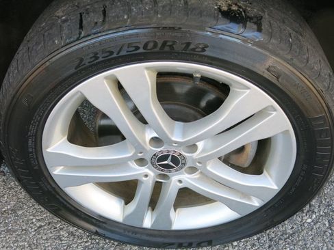 Used 2020 Mercedes-Benz GLA 250 4MATIC image 32