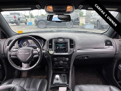 Used 2018 Chrysler 300 S w/ S Model Appearance Package RWD image 7
