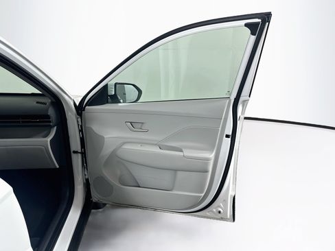 Used 2024 Hyundai Kona SEL AWD/4WD image 30
