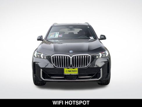 Used 2025 BMW X5 xDrive50e AWD/4WD image 4