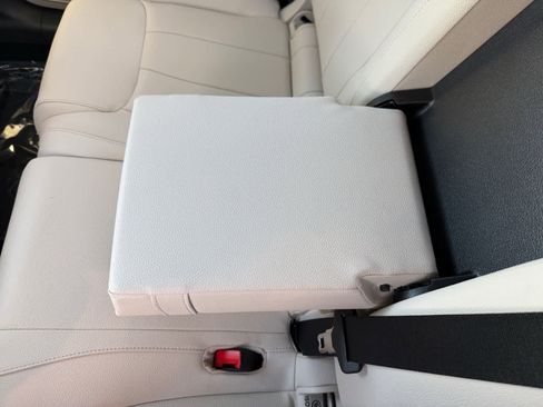 Certified 2025 Mercedes-Benz GLB 250 4MATIC image 17