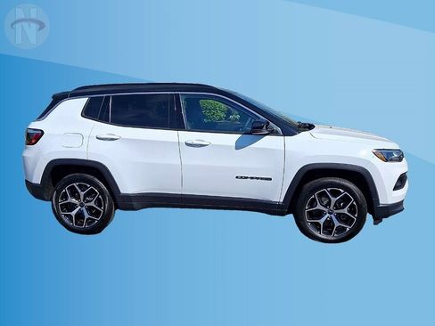 Used 2025 Jeep Compass Limited AWD/4WD image 9