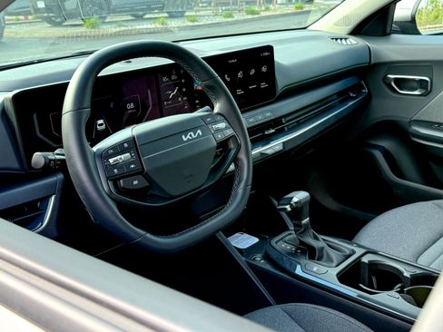 Certified 2025 Kia K4 EX FWD image 15