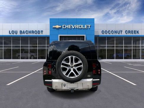Used 2023 Land Rover Defender 130 SE AWD/4WD image 7