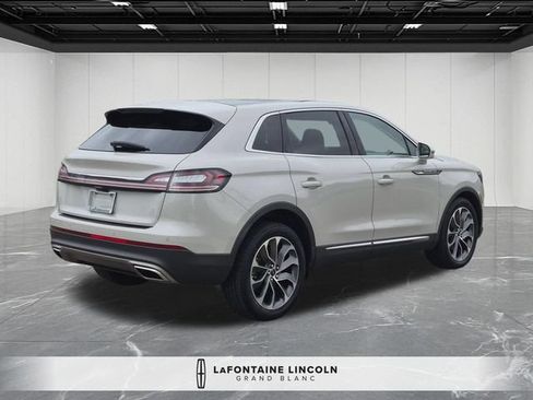 Used 2022 Lincoln Nautilus Reserve AWD/4WD image 5