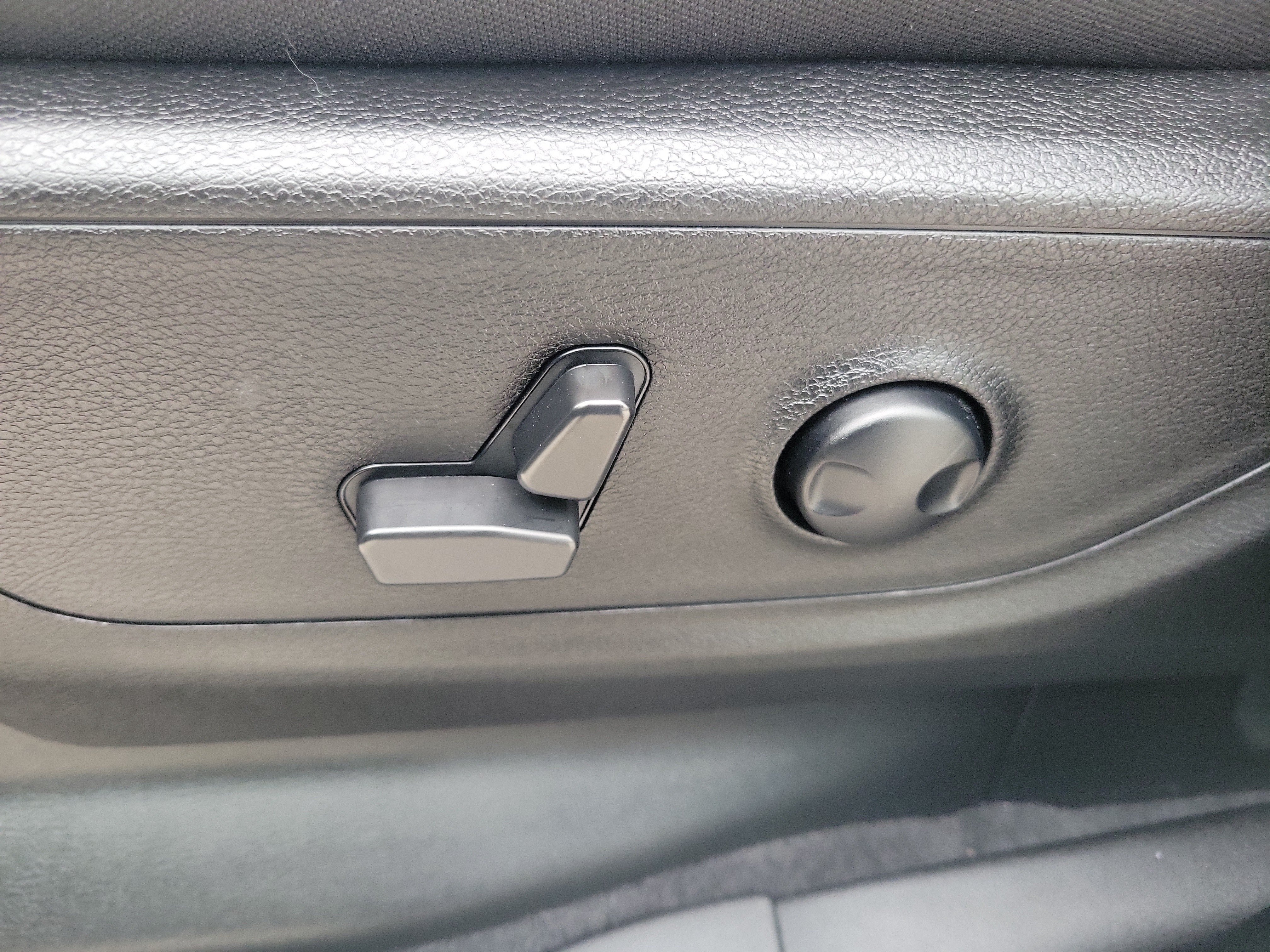 Used 2025 RAM 1500 Big Horn RWD image 12