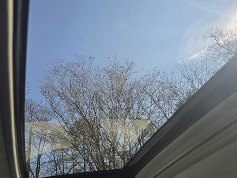 Used 2015 Toyota Camry SE w/ Moonroof Package image 28