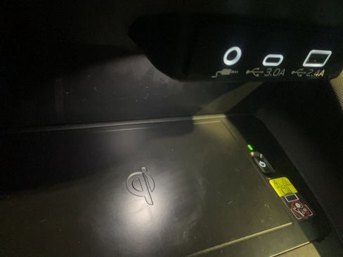 Used 2025 Subaru Forester Premium image 25