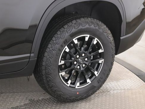 Used 2025 Chevrolet Traverse Z71 image 14