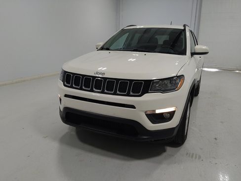 Used 2019 Jeep Compass Latitude w/ Popular Equipment Group AWD/4WD image 15