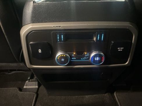 Used 2019 Ford Expedition XLT w/ Equipment Group 202A AWD/4WD image 32