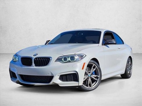 Used 2016 BMW M235i Coupe image 1