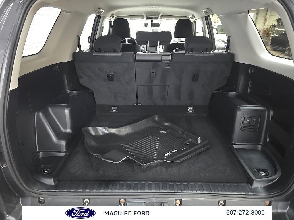Used 2019 Toyota 4Runner SR5 AWD/4WD image 11