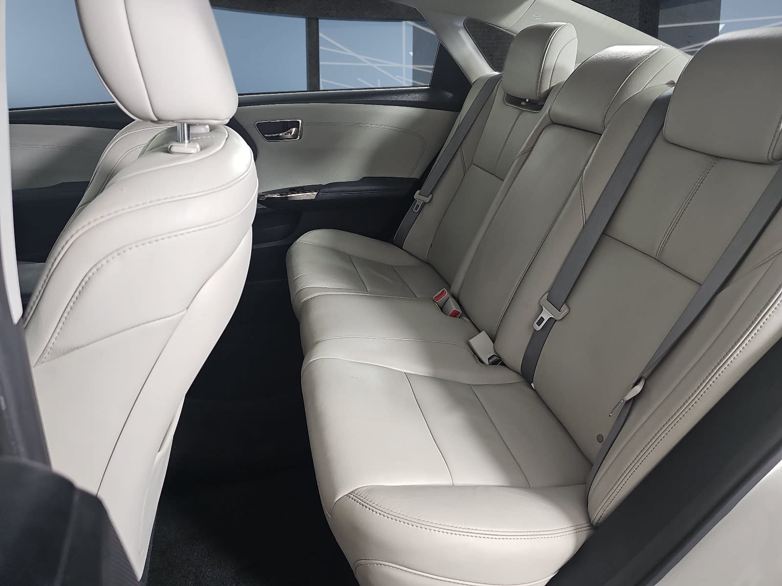 Used 2013 Toyota Avalon XLE Touring FWD image 10