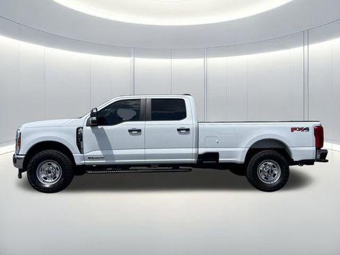 Used 2024 Ford F350 XL AWD/4WD image 2