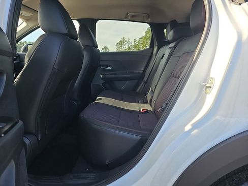 New 2026 Nissan Kicks SR image 17