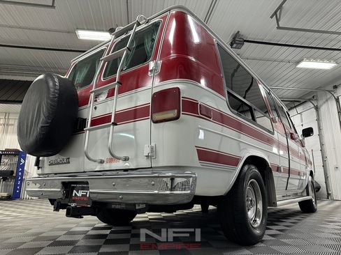 Used 1986 Chevrolet G20 image 19