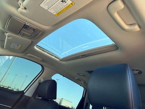 Used 2022 Kia Telluride EX w/ EX Premium Package FWD image 12