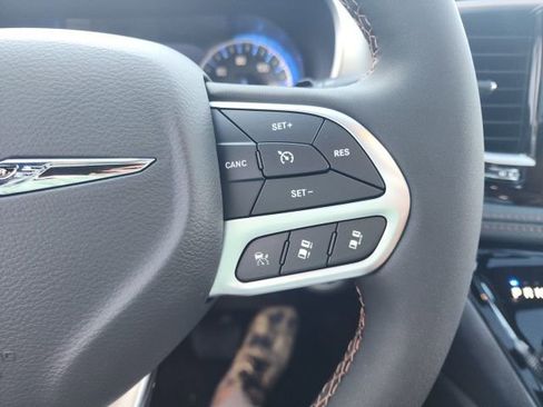 New 2026 Chrysler Pacifica Pinnacle image 9