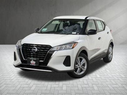 New 2025 Nissan Kicks Play S