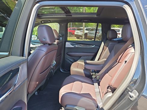 Used 2021 Cadillac XT6 Premium Luxury AWD/4WD image 10