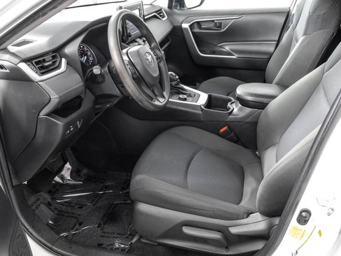 Used 2022 Toyota RAV4 LE AWD/4WD image 7