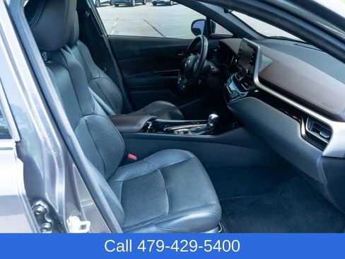 Used 2019 Toyota C-HR Limited FWD image 42