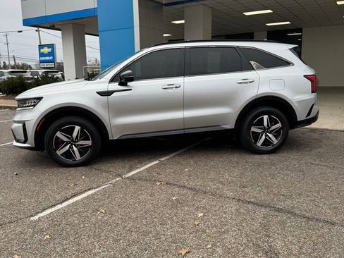 Used 2021 Kia Sorento EX image 4