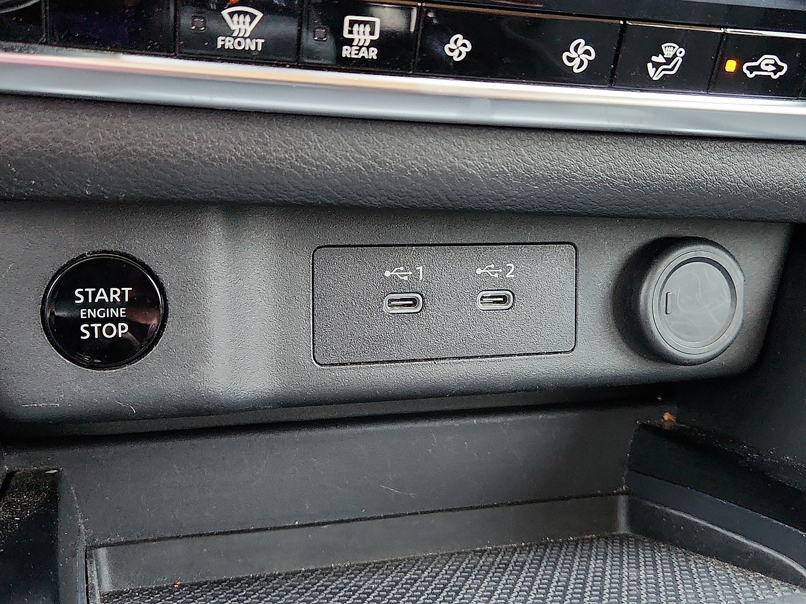 Used 2024 Nissan Rogue SV FWD image 16