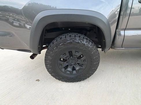 Used 2017 Toyota Tacoma TRD Off-Road w/ Tow Package (A/T) AWD/4WD image 36
