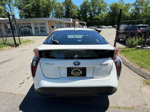 Used 2016 Toyota Prius Three Touring FWD image 6