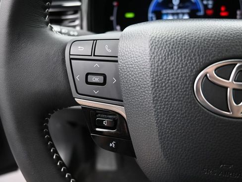 Used 2026 Toyota Camry SE FWD image 3
