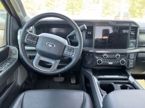 Used 2025 Ford F350 Lariat AWD/4WD image 19
