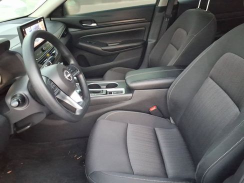 Used 2025 Nissan Altima 2.5 SV w/ SV Special Edition Package AWD/4WD image 11