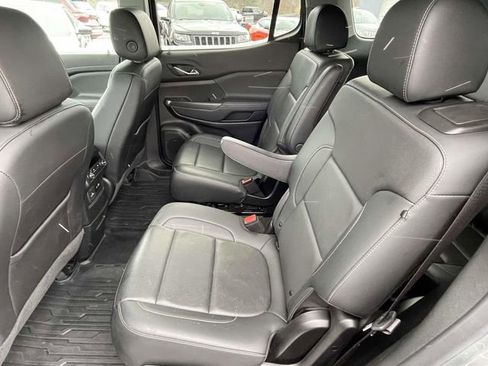 Used 2023 GMC Acadia SLT image 12