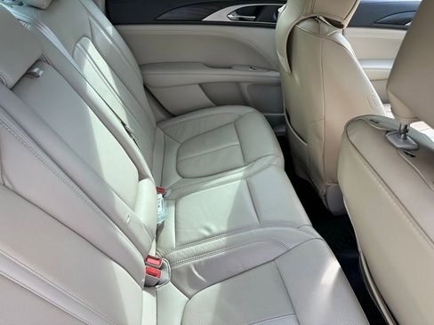 Used 2019 Lincoln MKZ Reserve image 17