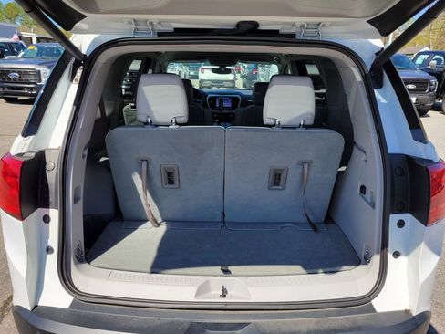 Used 2019 GMC Acadia SLT image 13