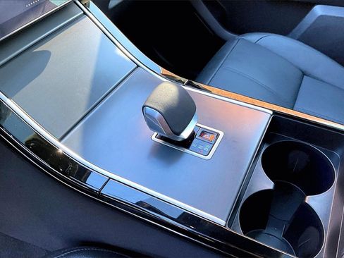 Used 2026 Land Rover Range Rover Velar S image 17