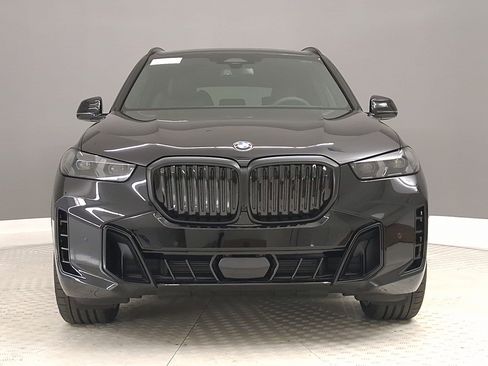 New 2026 BMW X5 xDrive40i w/ M Sport Package AWD/4WD image 4