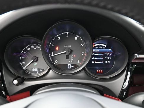 Certified 2025 Porsche Macan AWD/4WD image 20
