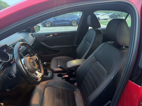 Used 2017 Volkswagen Jetta GLI image 7