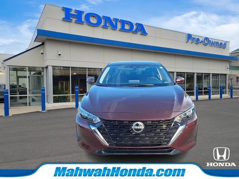 Used 2025 Nissan Sentra SV image 2