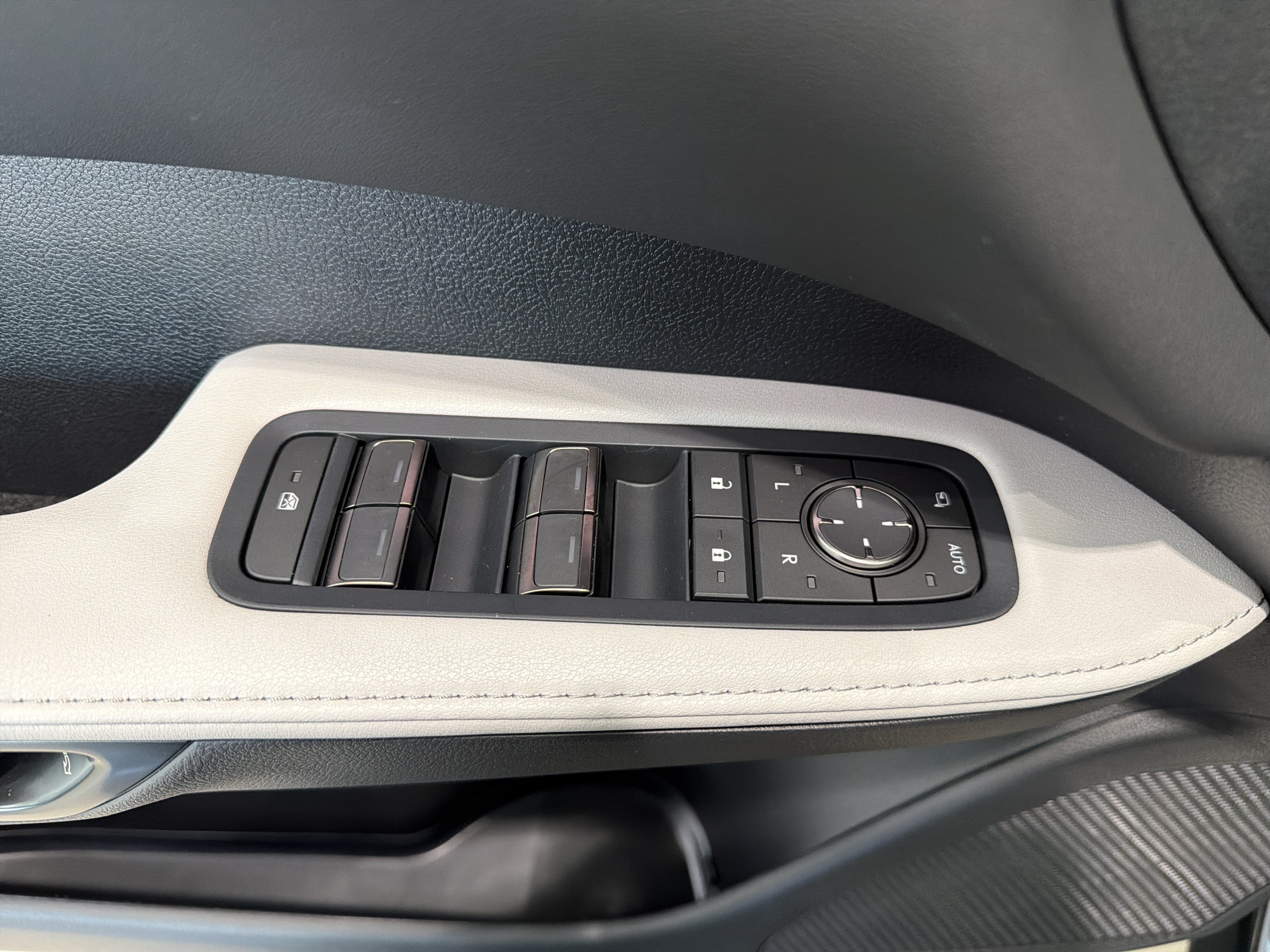 New 2026 Lexus RX 350 w/ Convenience Package AWD/4WD image 13